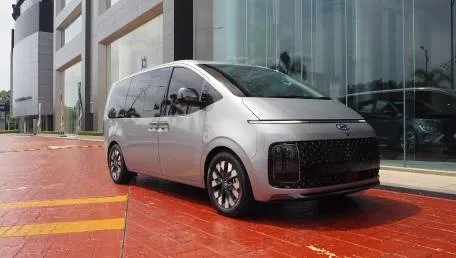 Comparison Between 2022 Hyundai Staria Elite And Kia Carnival Si 41 hyundai 1